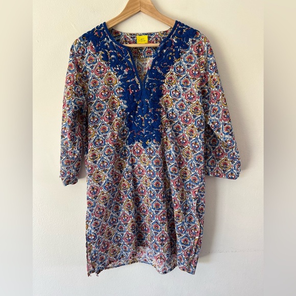 Roller Rabbit Embroidered Cotton Pattern V-neck Tunic Top Size Medium - Picture 3 of 12